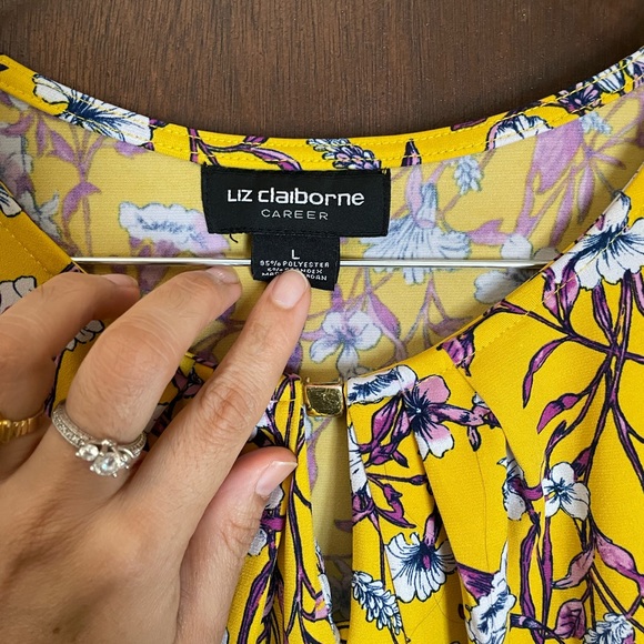 Tops - Picture 2 of 3